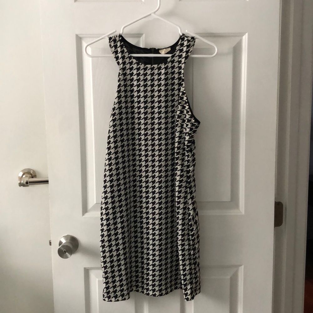 Houndstooth high collar knee length dress